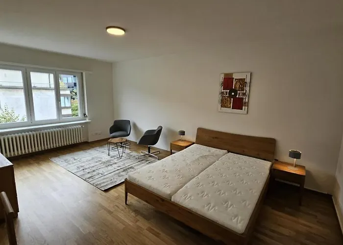 Apartment Cozy Near Train Station - 7 *