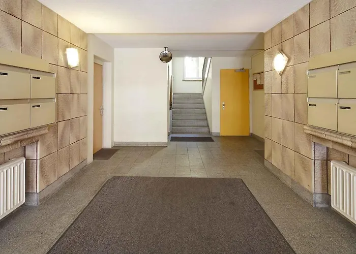 Cozy Near Train Station - 7