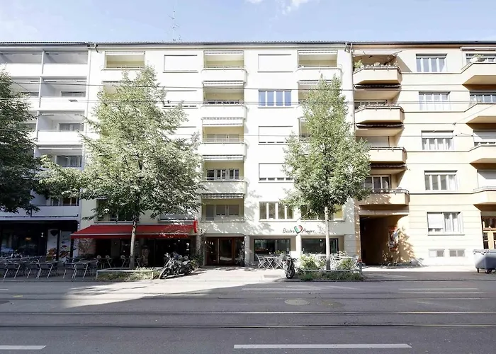 Cozy Near Train Station - 7